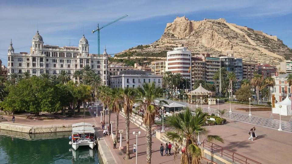Vistas Al Mar. Gran Salon. Playa A 1 Minuto. Wifi Apartment Alicante Exterior photo